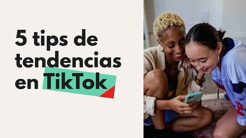 Jóvenes viendo tendencias de TikTok
